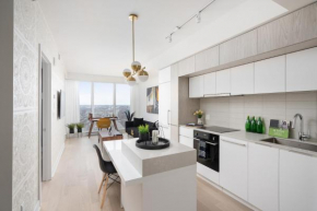 Designer 1BR + Study Suite - Skyline/River view